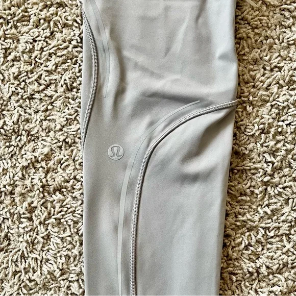 Lululemon Base Pace High Rise Reflective Tight - Picture 8 of 9